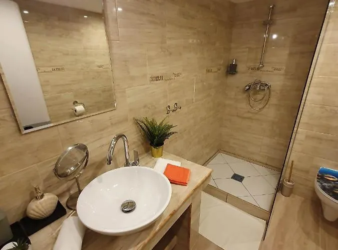 Raday Exlusive Apparttement In The Centre, For 6 People, 2 Rooms, 1 Living Room, 2 Bathrooms Free Coffee *